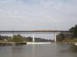 Adventskalender 2013/309445/der-420-001-am-18042010-bei Der 420 001 am 18.04.2010 bei der Überfahrt über die Großhesseloher Brücke bei seiner Abschiedsfahrt.